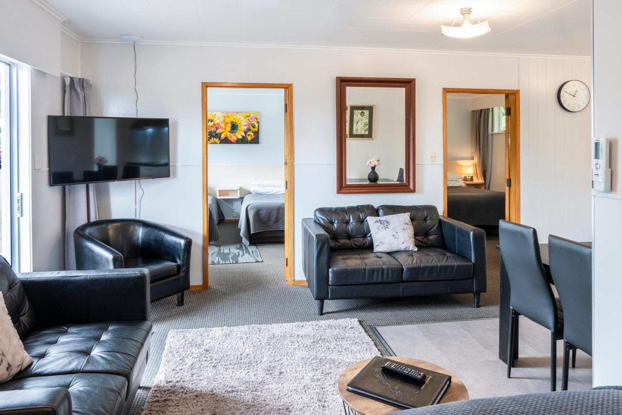 Two Bedroom Unit (6 guests),1559046304:JPEG
