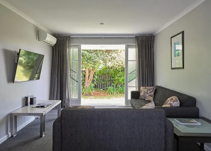 Suncourt Hotel & Conference Centre